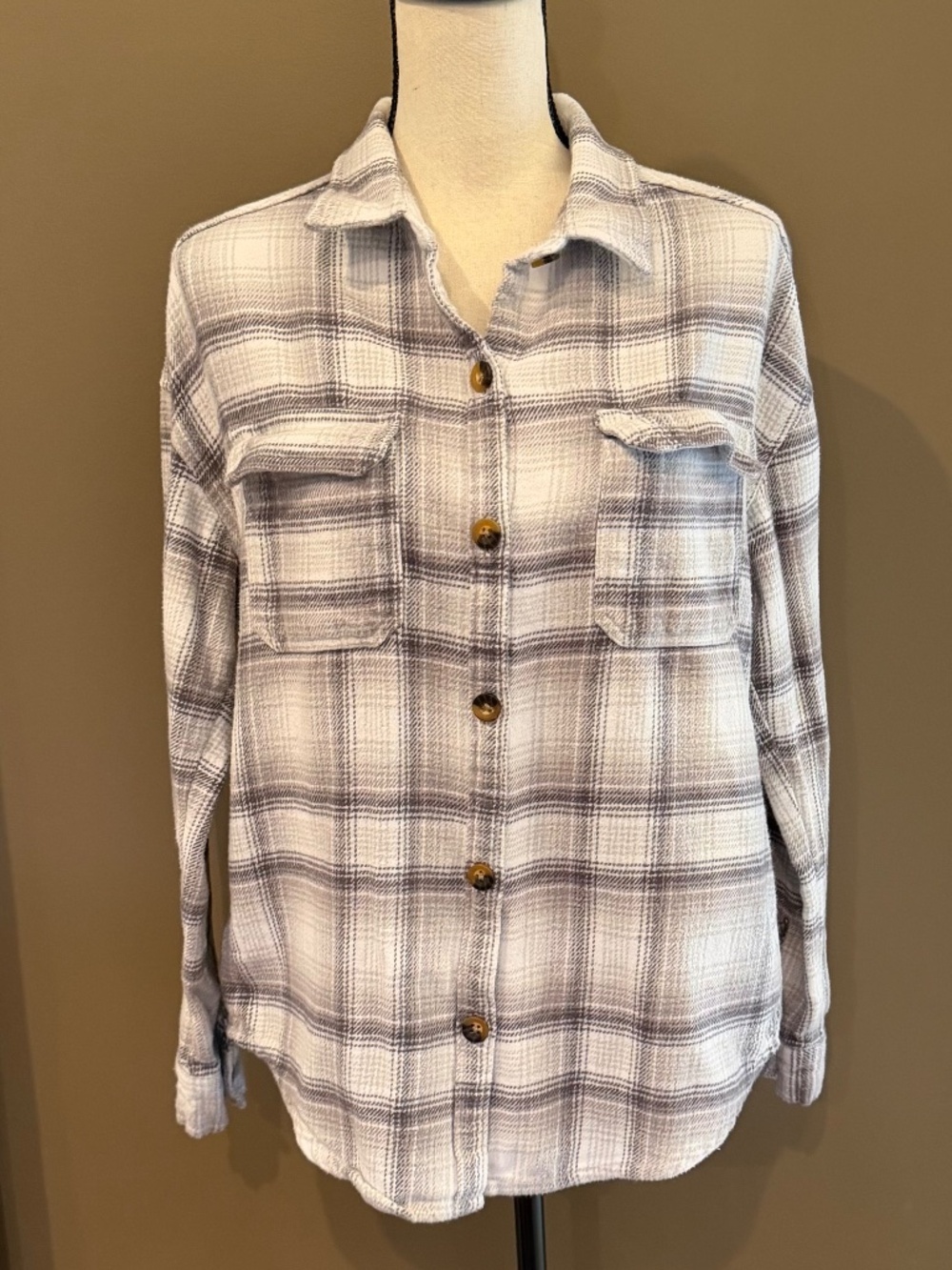 Hollister White Gray Flannel Plaid Shacket Boyfriend Fit Pockets, Size Medium